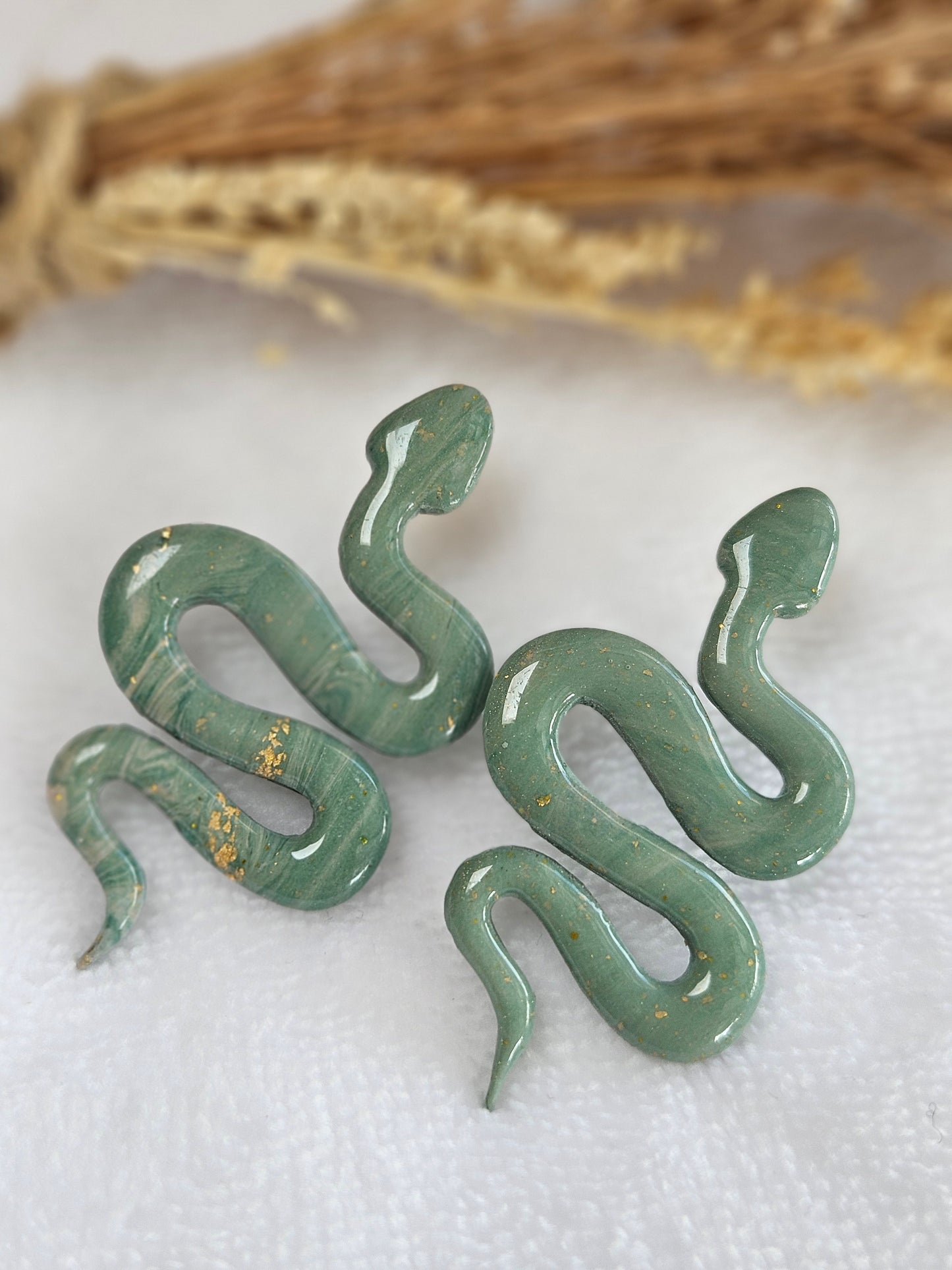 Boucles d'oreilles  - SNAKE - SERPENT - VERT NACRÉ VERT ET OR