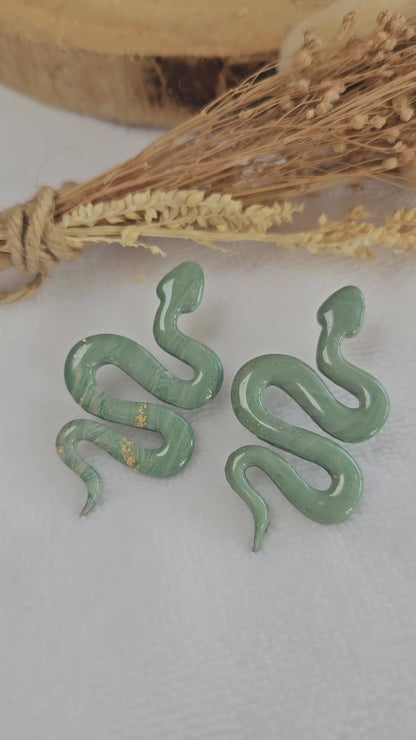 Boucles d'oreilles  - SNAKE - SERPENT - VERT NACRÉ VERT ET OR