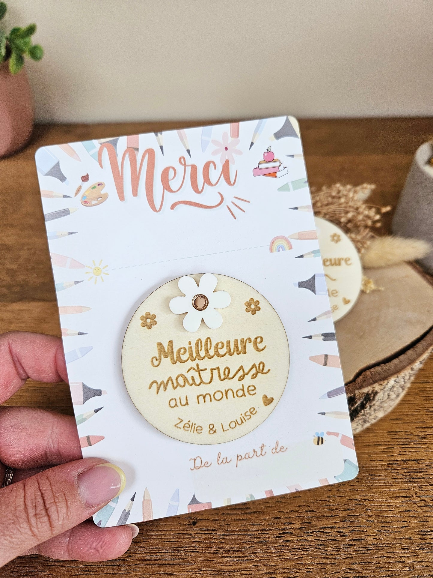 Magnet bois marguerite - fin année scolaire - MERCI maîtresse atsem nounou